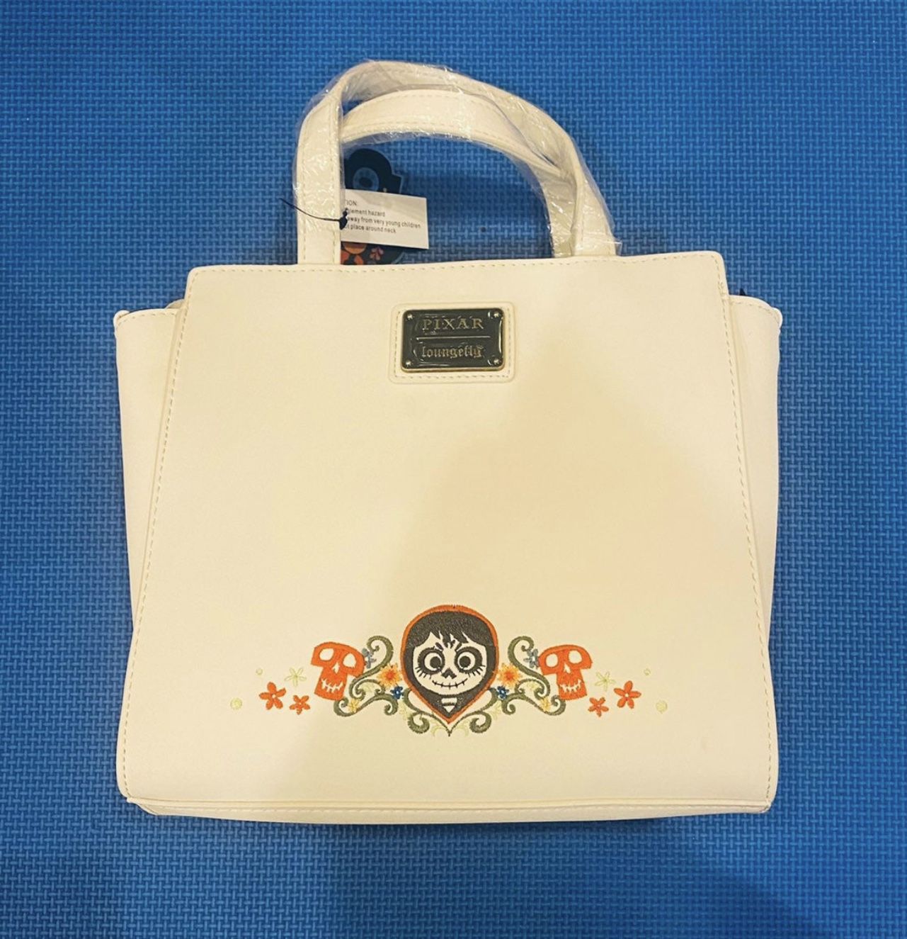 Loungefly Disney Pixar Coco Handbag/Tote/Purse/Crossbody with Matching  Wallet -NWTS for Sale in Glendale, AZ - OfferUp