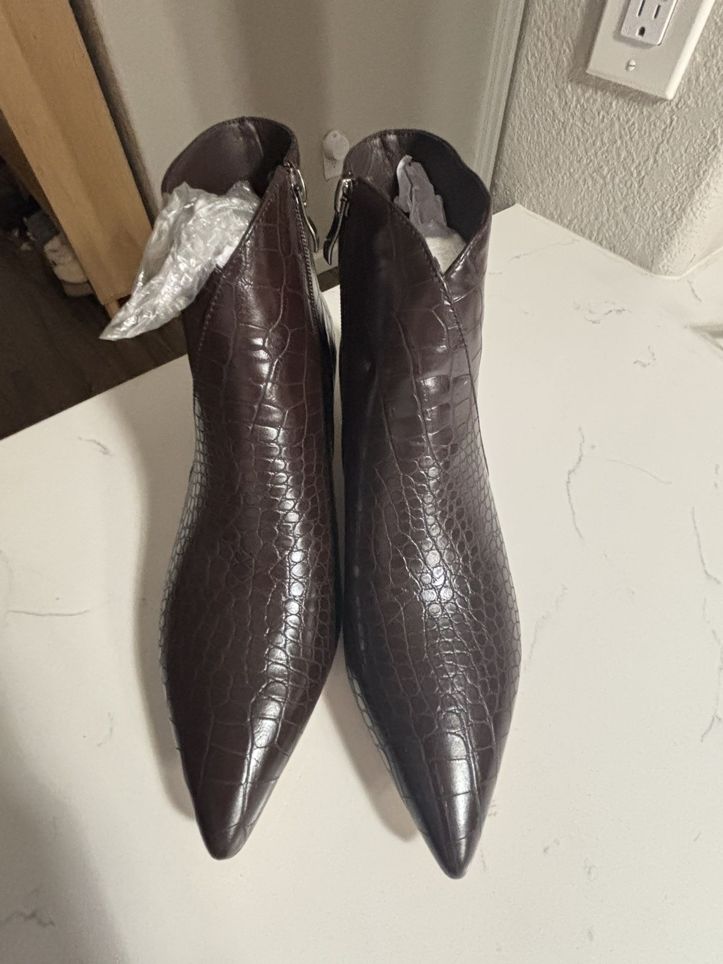 Pointed Toe Low Heel Bootie Size 10