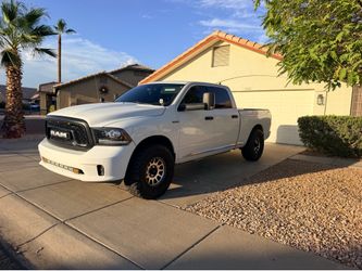 2015 RAM 1500 air suspension crew cab long bed