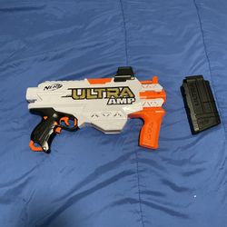 Nerf Ultra AMP F0954 Electric Blaster, Dart Clip Included