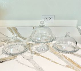 Glass heart stands