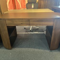 desk，$450