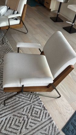 Accent chair