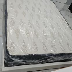 QUEEN SIZE BED  ,MATTRESS AND TWO NIGHTSTANDS  