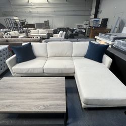 Beige Sectional w/ reversible chaise