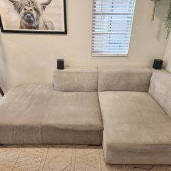 Sofa w/chaise