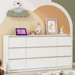 Gorgeous 9-Drawer Wood Dresser With Multiple Charging Station 🔌
