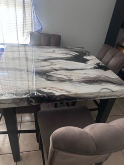 Brand new condition marble kitchen table with chairs