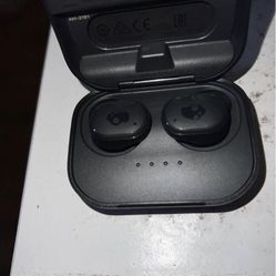 Brand New Skullcandy Grind bluetooth earbuds