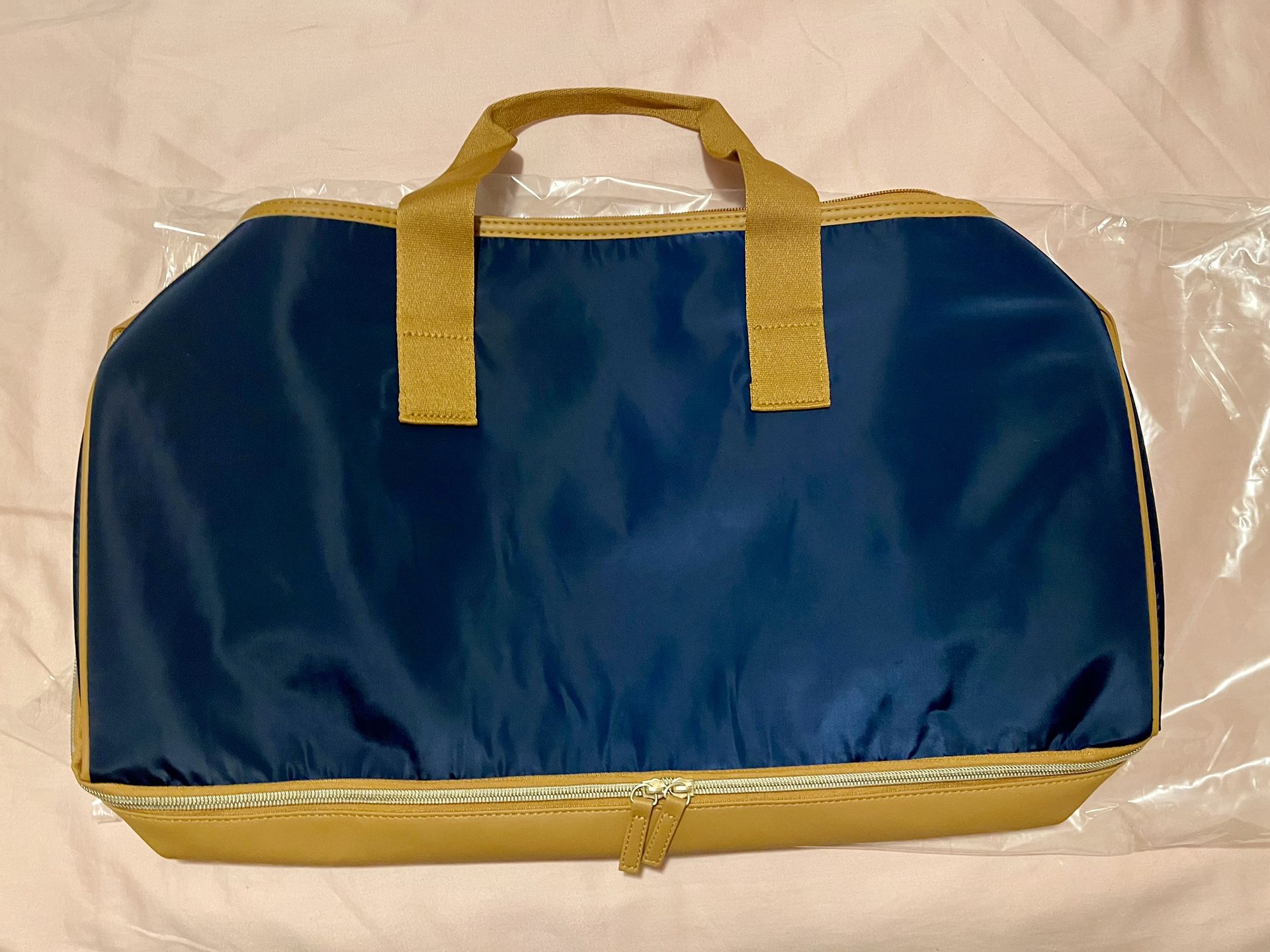 Brand New Weekender Travel Bag Duffle Bag with brown leather detail and zipped shoe compartment on the bottom (or for other use)