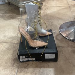 Fashion Nova Size 7 Clear Heels