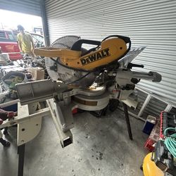 Dewalt Corded Double Beveled Sliding Miter Saw