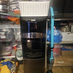 Table Car Seat And Water machine