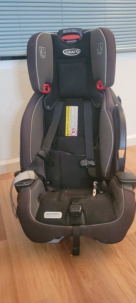 Graco 3 In 1 Convertable Car Seat