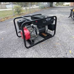 HONDA GENERATORS  BOTH ALMOST NEW CONDITIONS  5,000 WATTS RUNNING  $1500  Each 