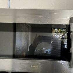 Samsung & Whrilpool 30in Microwave Open Box Unit Up to 50% Off