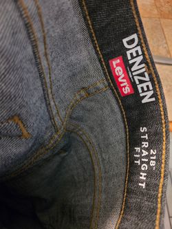 W32-L30 DENIZEN from Levi's 218 Straight Fit dark wash denim jeans.