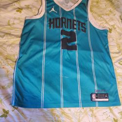 Lomelo Ball 2 Charlotte Hornets swingman Jersey XL