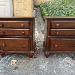 Two Bet  Stands Good Condition 