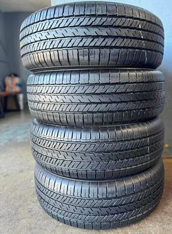 225 60 17 Yokohama tires Con Excelente calidad Las 4