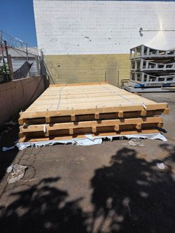 HEAVY DUTTY WOODEN PALLETS