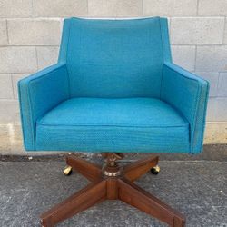 Mid-Century Modern Swivel Chair by Costa Mesa – Walnut Base – Good Condition