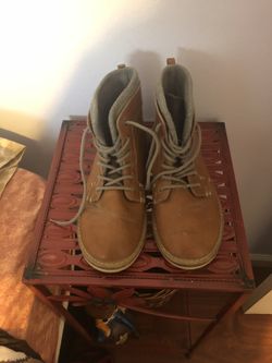 Boots size 7