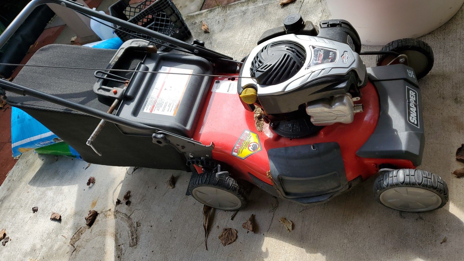Briggs and Stratton 550 ex series Lawn mower. Very good condition for