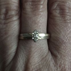 Ladies Ring 14k Gold And 3 Diamonds .