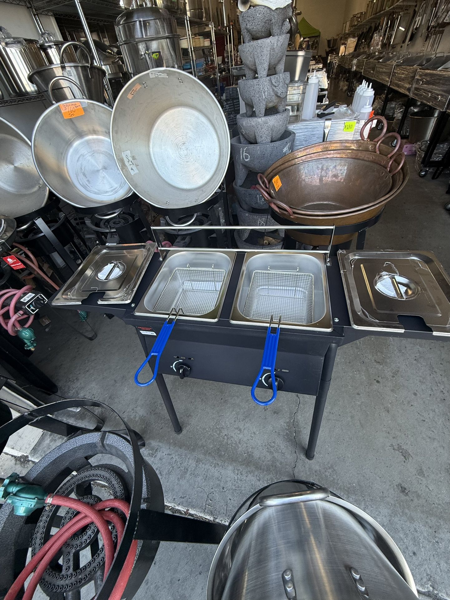 New Double Fryers/ Nuevo Fridora De 2 Canastas Con Mangera