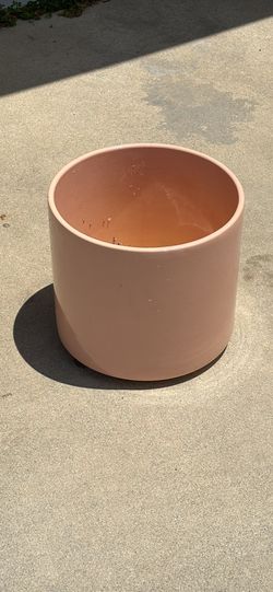 Beautiful Blush Pink Gainey Pot