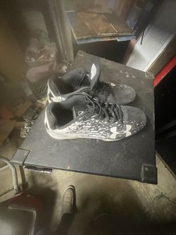 Almost New Under Armour Cleats 