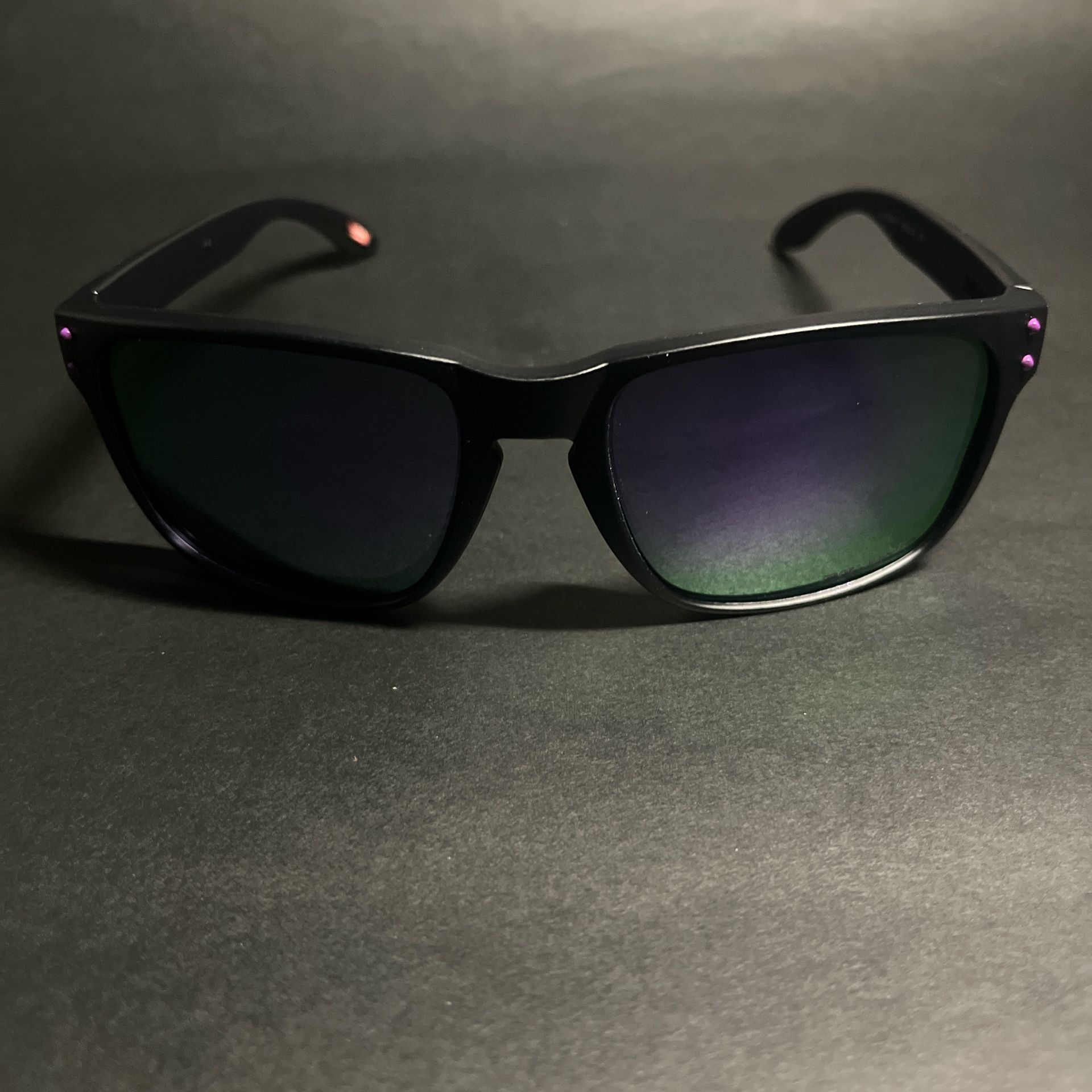 Oakley Holbrook OO9102 Men's Square Sunglasses - Purple Lens