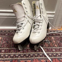 American Brand Girls Figure Skates. 