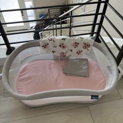 Halo Innovations Bassinest Swivel Sleeper 3.0 Baby Bassinet 