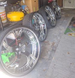 28s Offset Staggered Box Chevy Wheels 