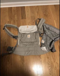 Ergo baby carrier like new