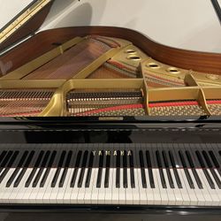 1990 Yamaha G5 Grand Piano