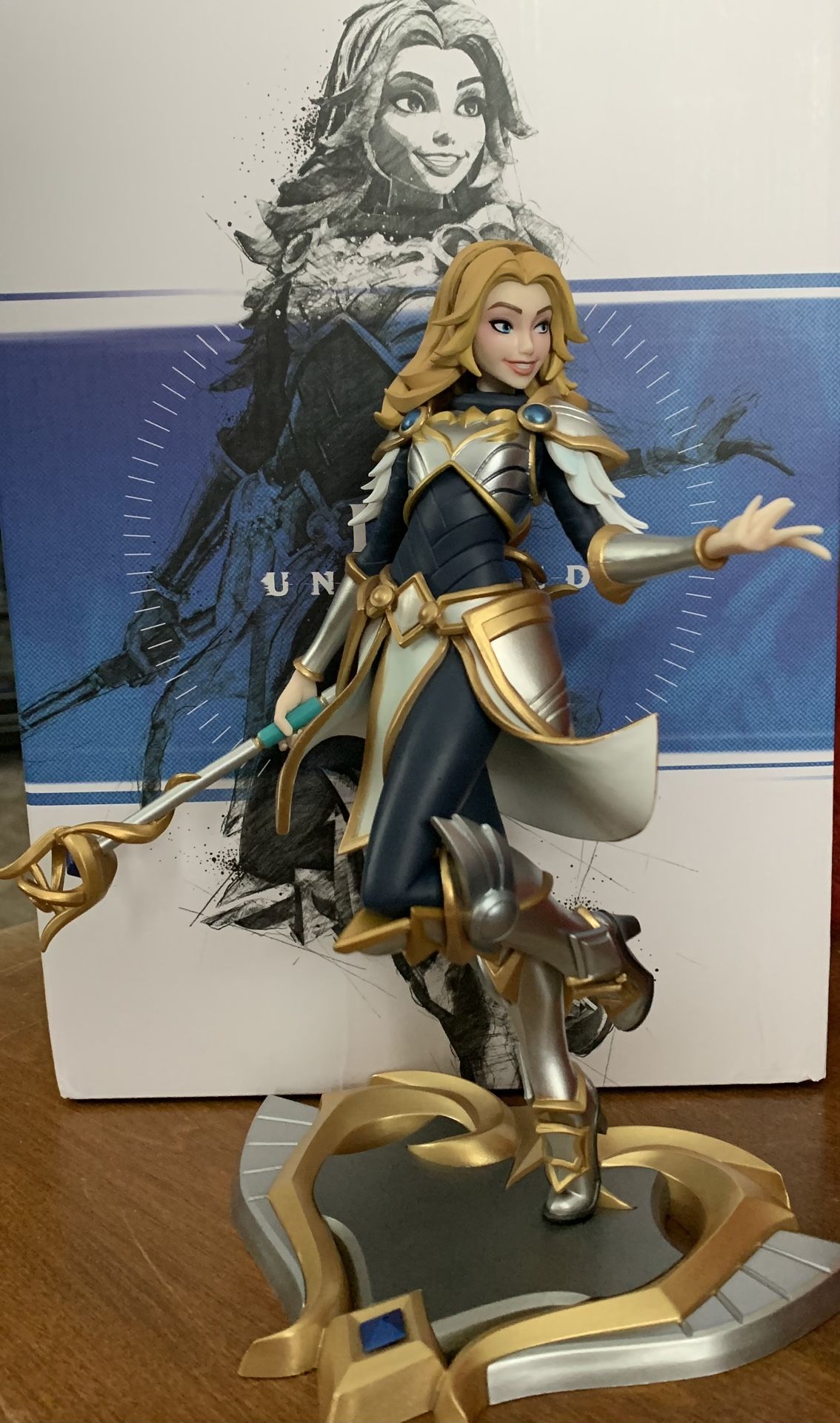 League Of Legends Unleashed Lux