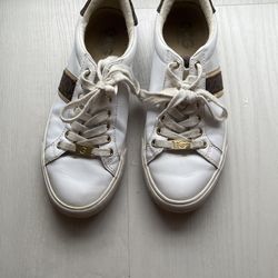 Sneakers 8.5