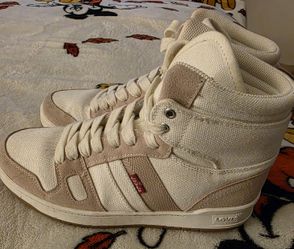 Pink & White Levi's Hightop