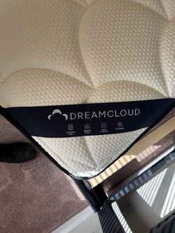 DreamCloud Queen Size Mattress