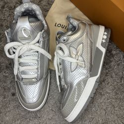 Louis Vuitton Shoe Size 10