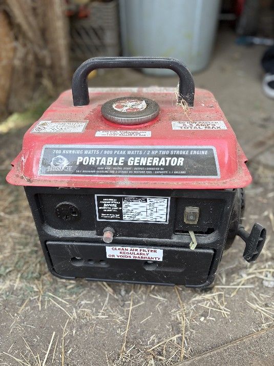 Storm Cat 900W Portable Generator – 2-Stroke Gas Powered