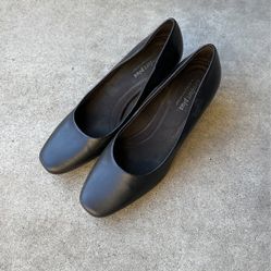 Comfort Plus Shoes Size 7