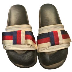 Gucci bow slides 