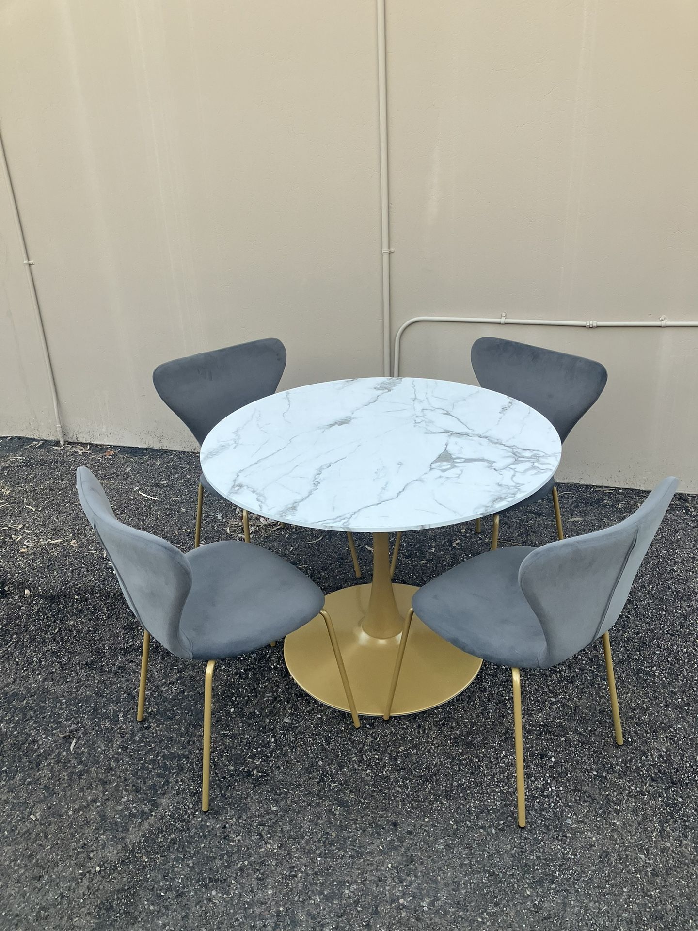 Faux Marble Dining Table w/Chairs