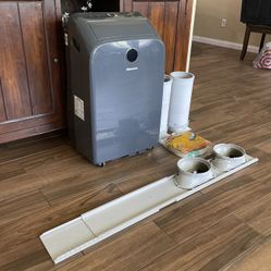Hisense portable AC unit with window vents asking $250 pick up only no trades cools about 600ft pick up only willing to drop it off if needed for an a