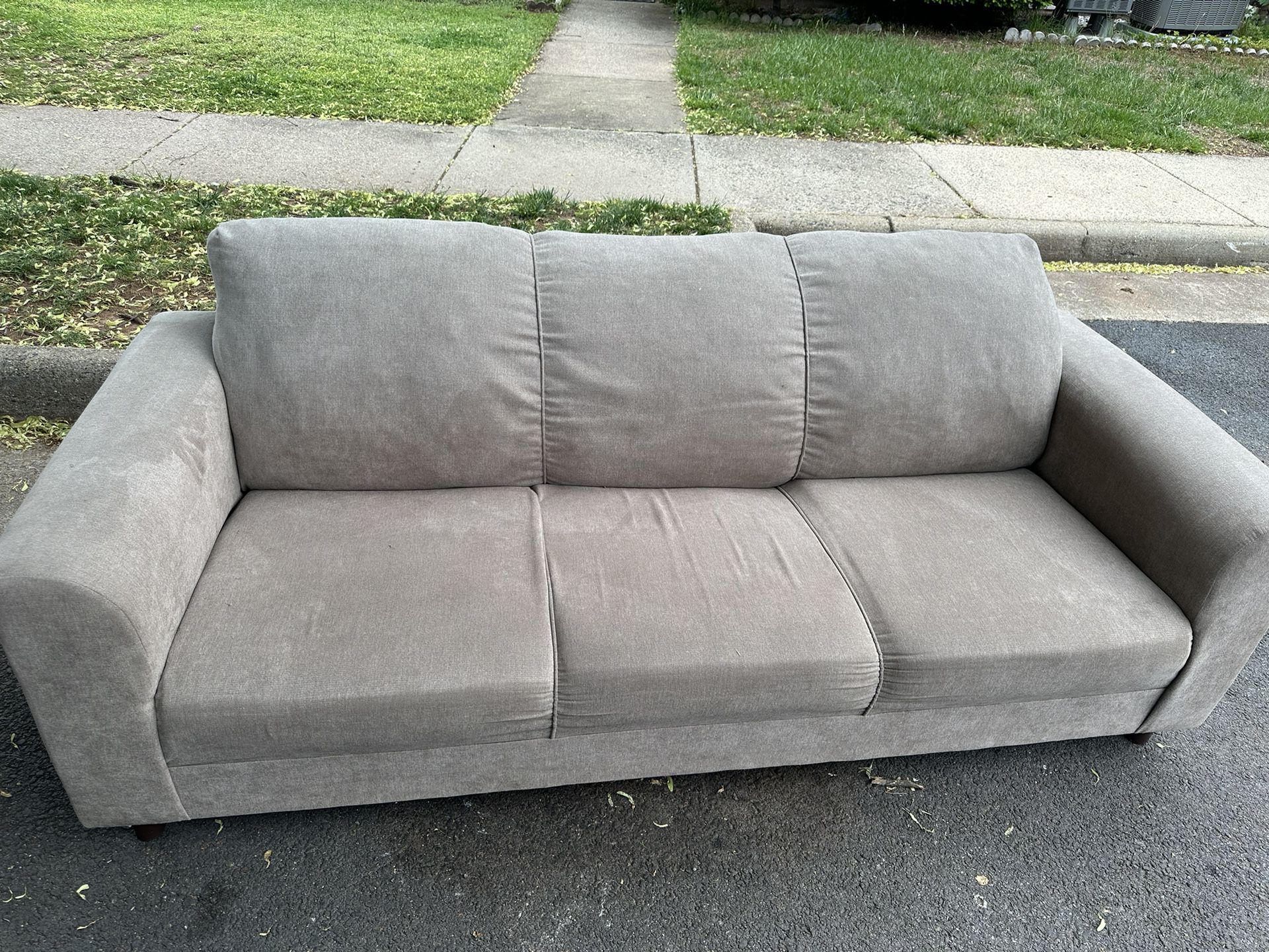 Free Tan Couches With Pillows