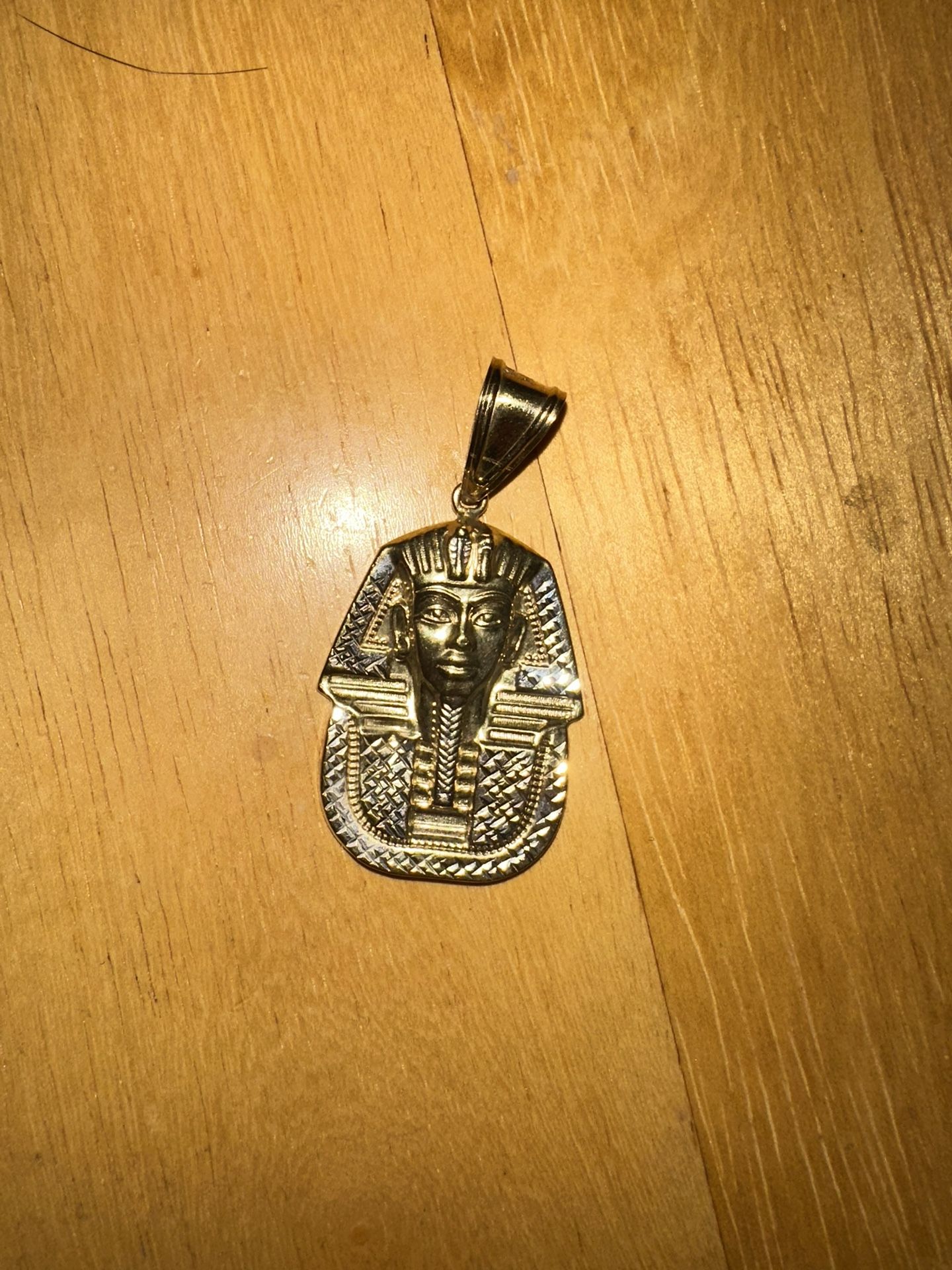 10k Gold Sphinx Pendant 